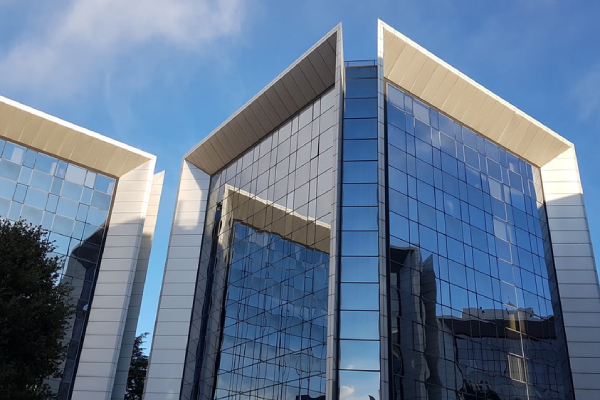 國(guó)內(nèi)的“智能建筑”與歐洲的有何異同？(圖1)裕乾電子